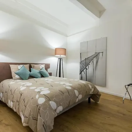 アパート Large One Bedroom Flat In The Old Town