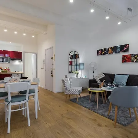 Large One Bedroom Flat In The Old Town * ニース