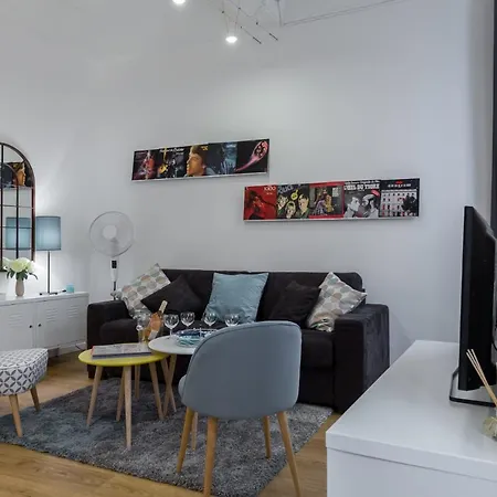 Large One Bedroom Flat In The Old Town アパート