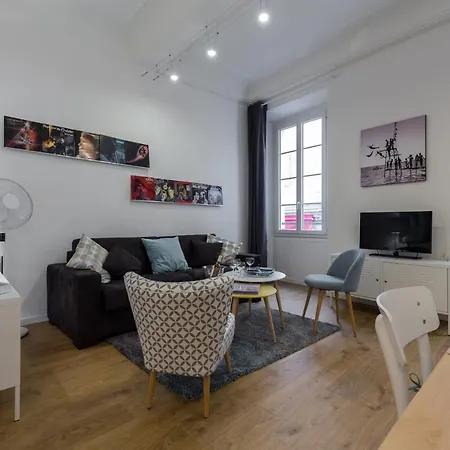 Large One Bedroom Flat In The Old Town * ニース