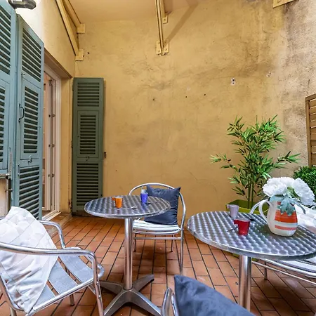 Large One Bedroom Flat In The Old Town アパート *